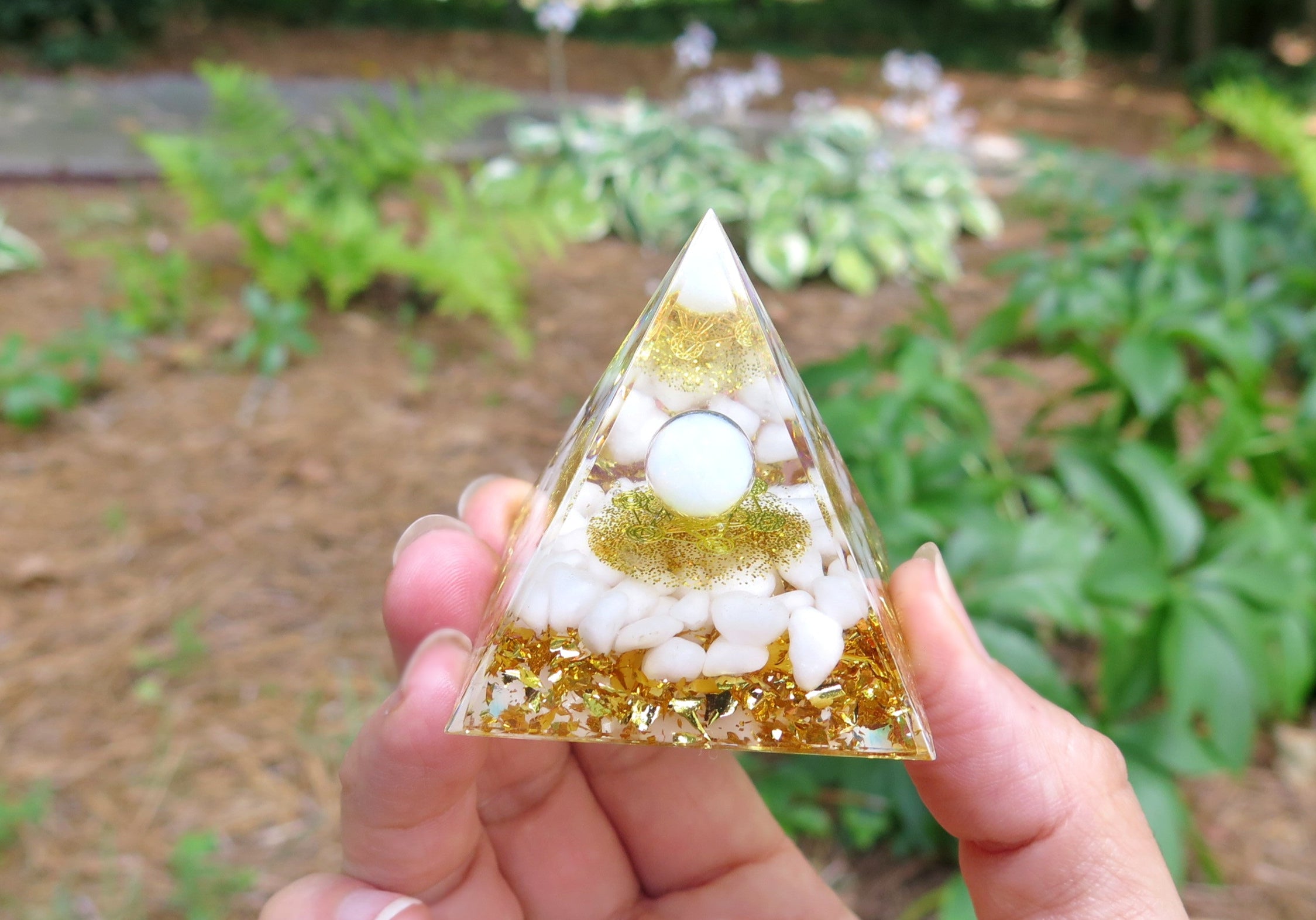 Healing Orgonite-Positive Energy Generator, resin Pyramid – Smile with  Flower