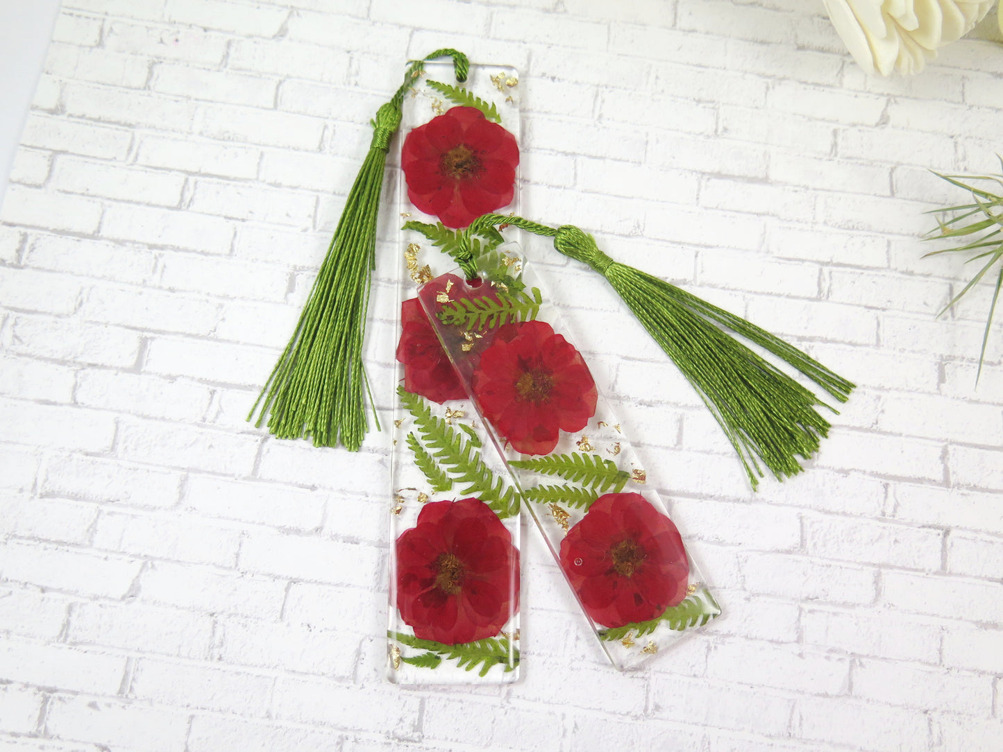 Dried flowers resin bookmark with tassel - Pressed flowers page marker