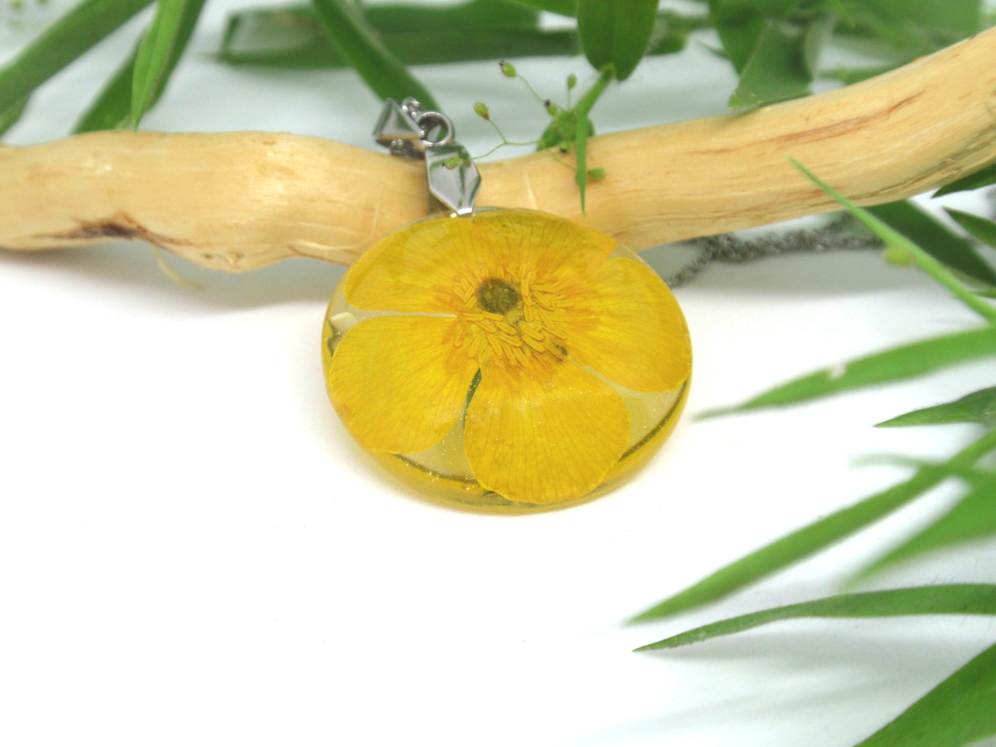 Buttercup flower Resin Pendant, Handmede jewelry