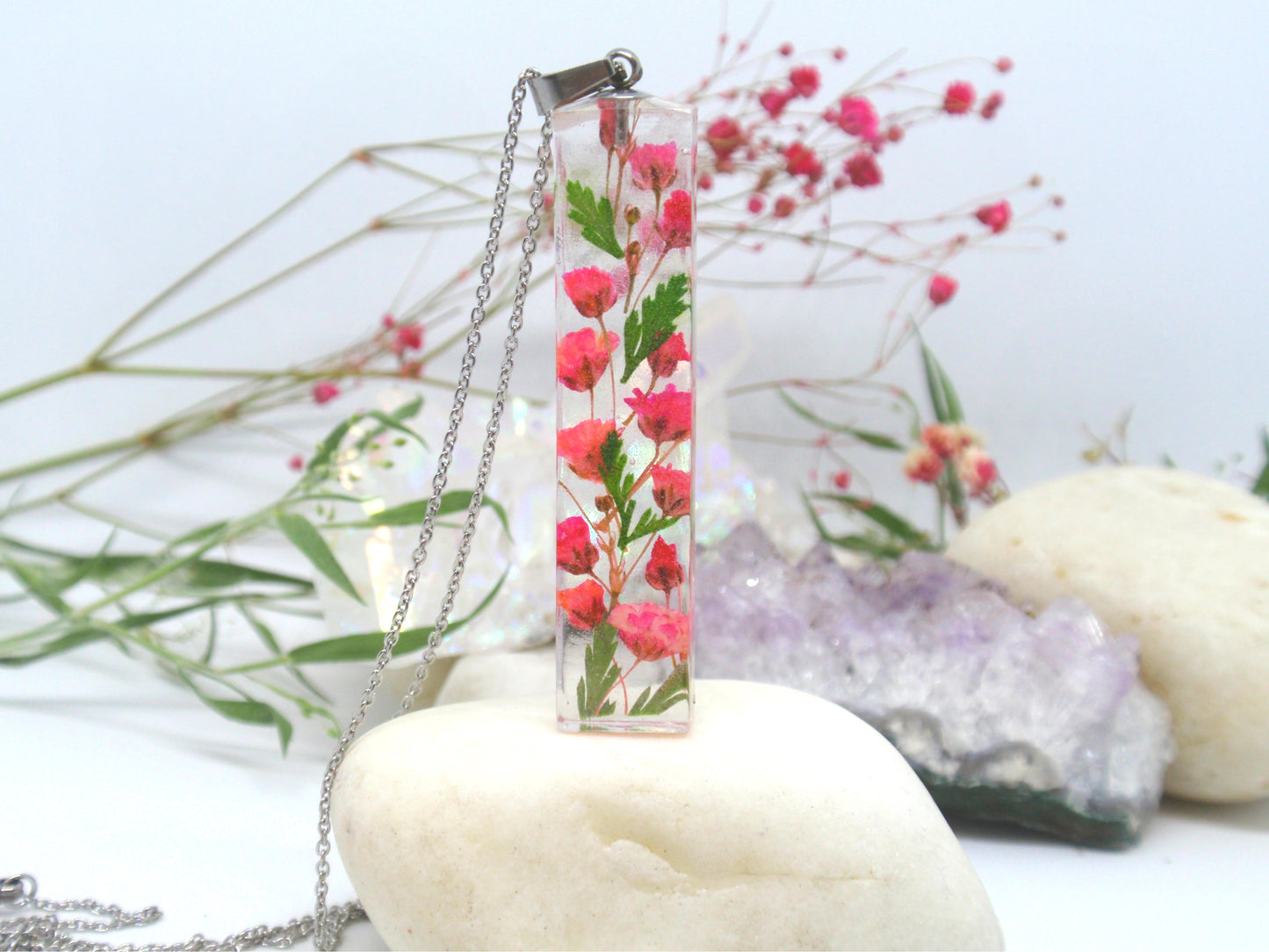 Elegant Necklace with real flowers - Pink Baby's breath