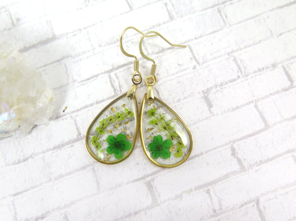 Flower resin earrings - unique gift for her Birthday - pressed flower - dangle earrings