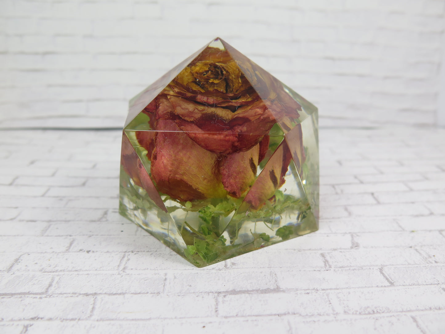 Custom dianond shape resin decor with dried flowers, memorial keepsake