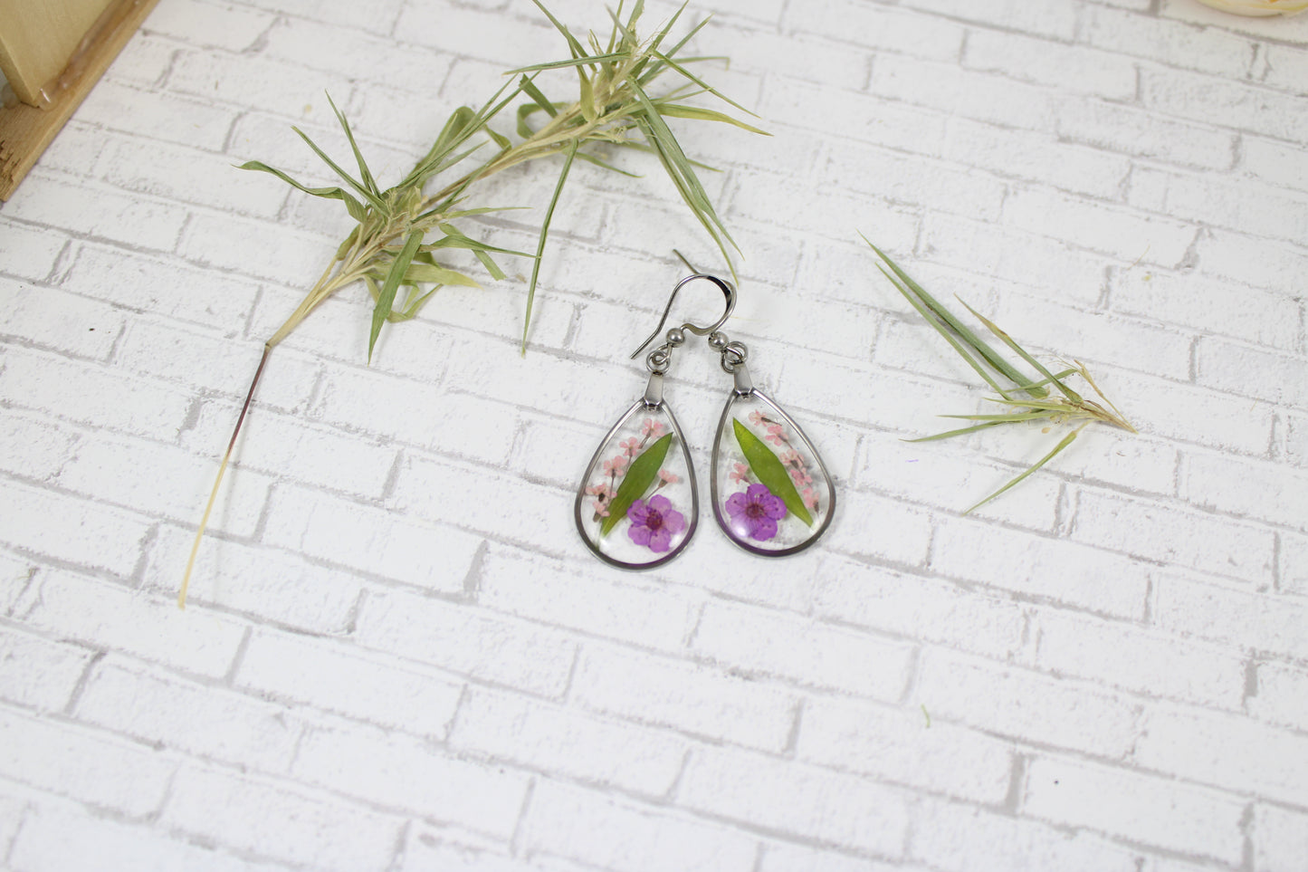 Pnk Flower resin earrings - teardrop dangle earrings