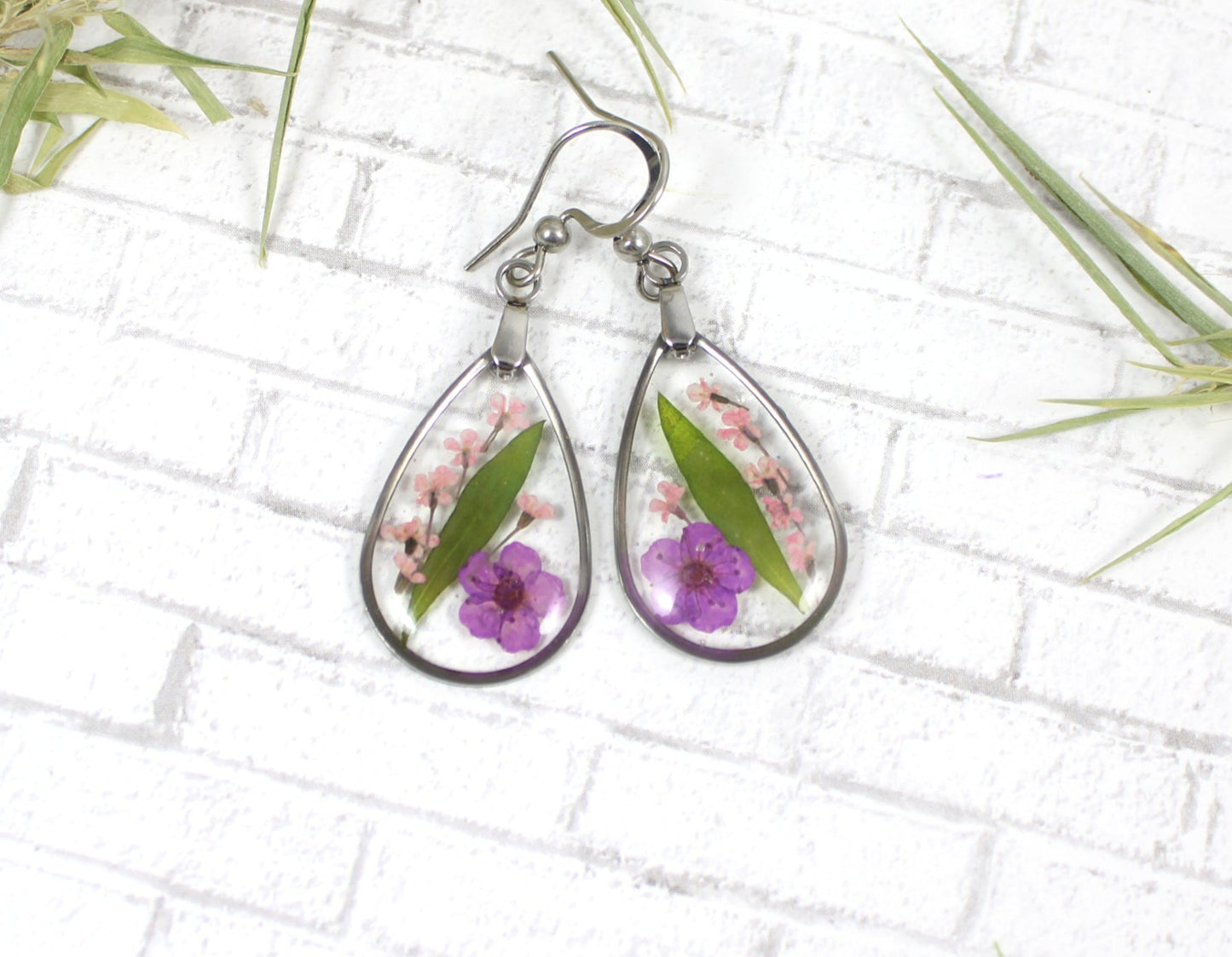 Pnk Flower resin earrings - teardrop dangle earrings