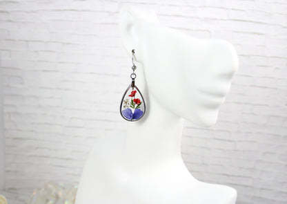 Teardrop Flower resin earrings - - pressed flower - dangle earrings