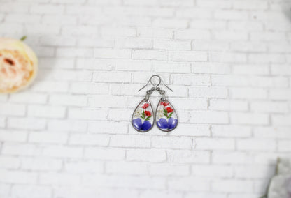 Teardrop Flower resin earrings - - pressed flower - dangle earrings