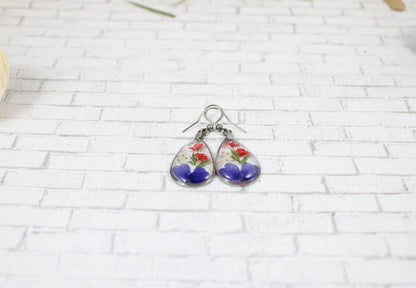 Teardrop Flower resin earrings - - pressed flower - dangle earrings