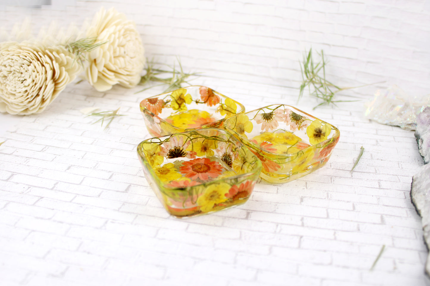 Real flowers jewelry dish- Small trinket - resin ring dish