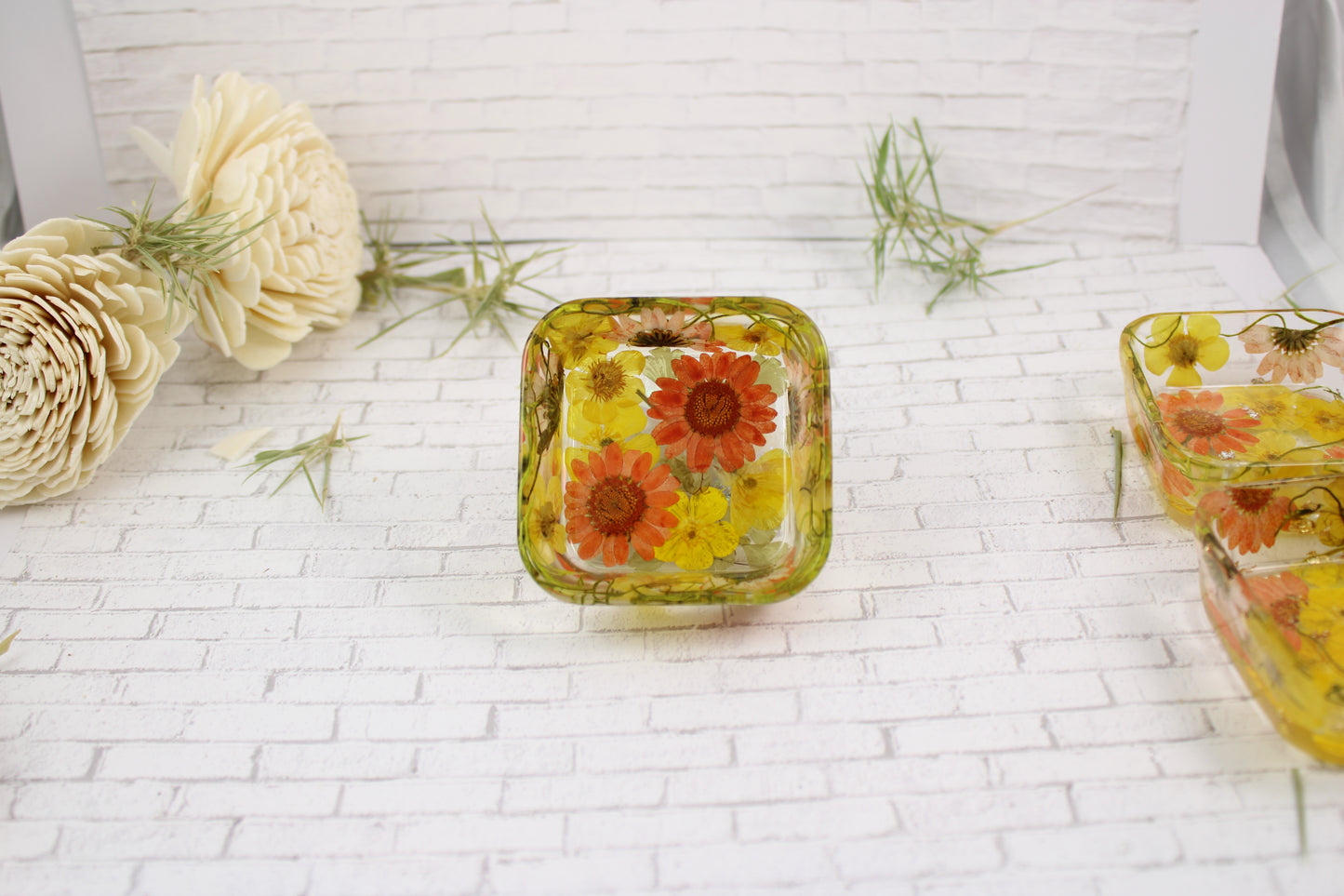 Real flowers jewelry dish- Small trinket - resin ring dish