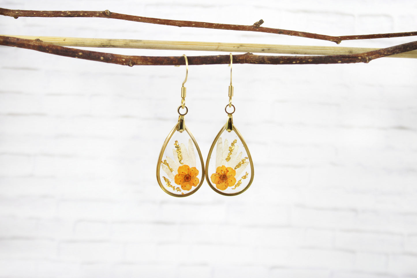 Golden teadrop earrings with Real Pressed flowers