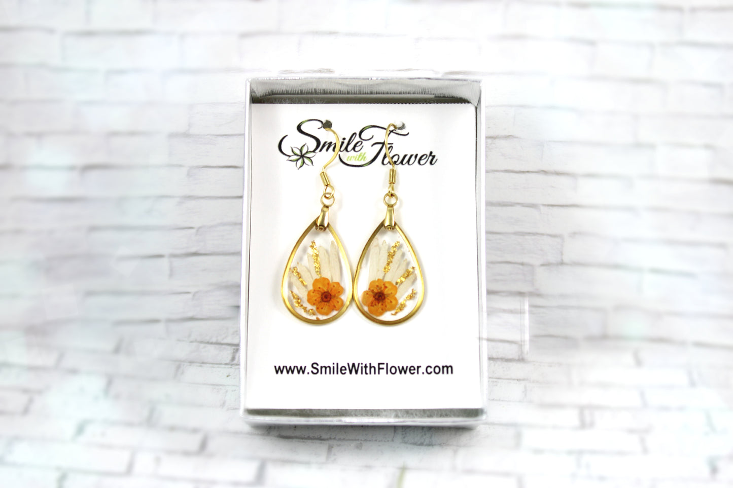 Golden teadrop earrings with Real Pressed flowers