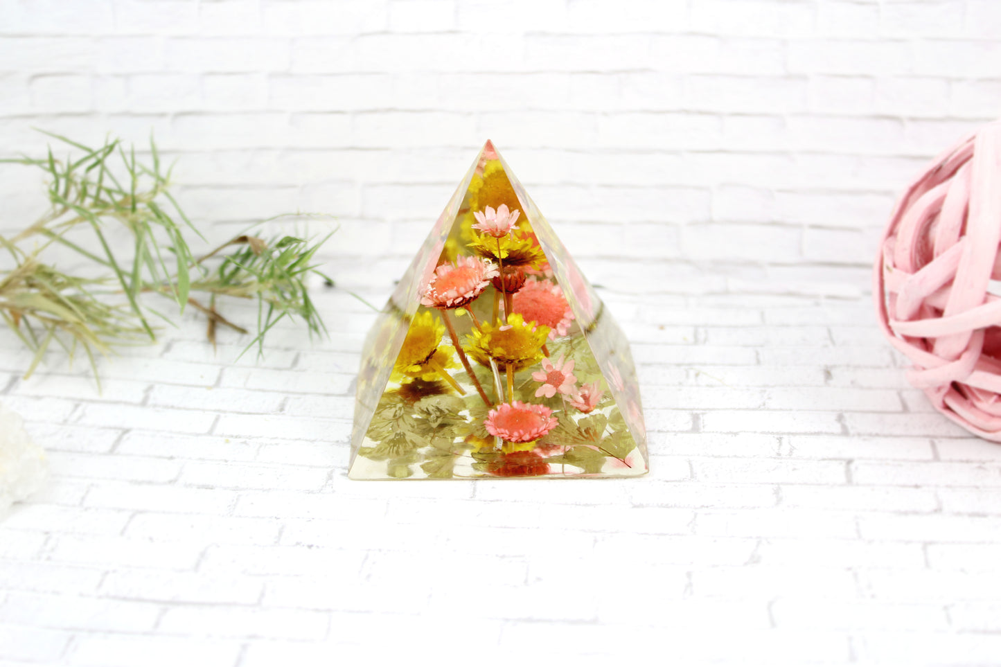 Flower paperweinght desk decor real flower home decor pyramid