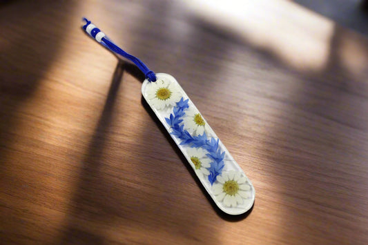 Pressed flower bookmark with tassel - Handmade resin bookmark