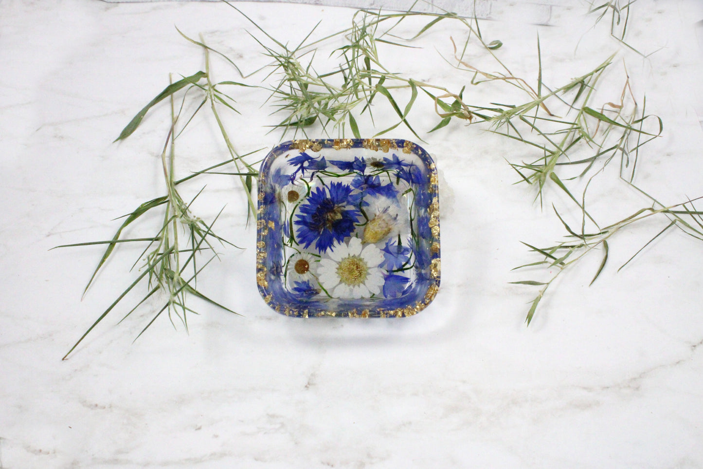 Real flowers decorative ring dish | Resin catchall dish | Aesthetic trinket dish
