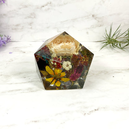 Custom dianond shape resin decor with dried flowers, memorial keepsake