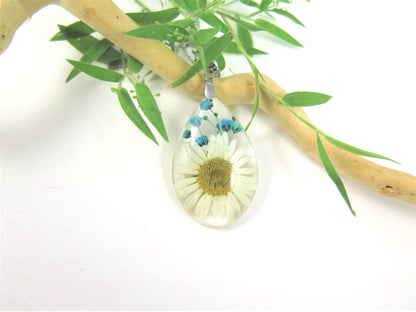 Daisy flower Resin Pendant, Pressed Flowers Jewelry, Real flower Necklace