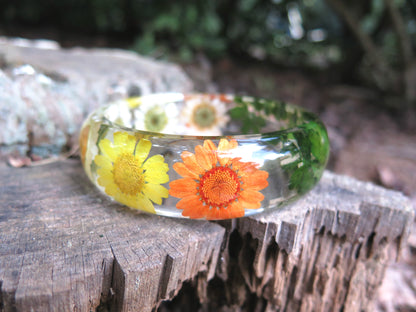 Daisy flowers bangle bracelet
