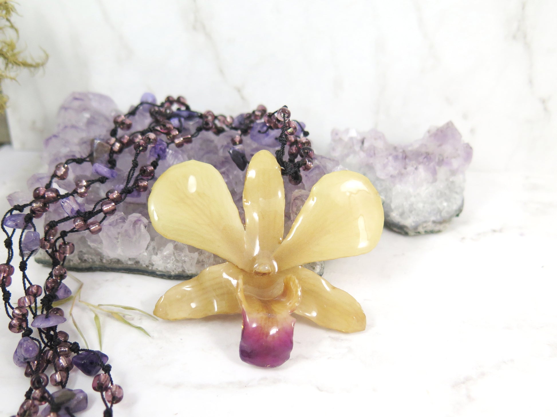 Amethyst chip beaded Necklace Nobile Dendrobium Orchid flower resin pendant 