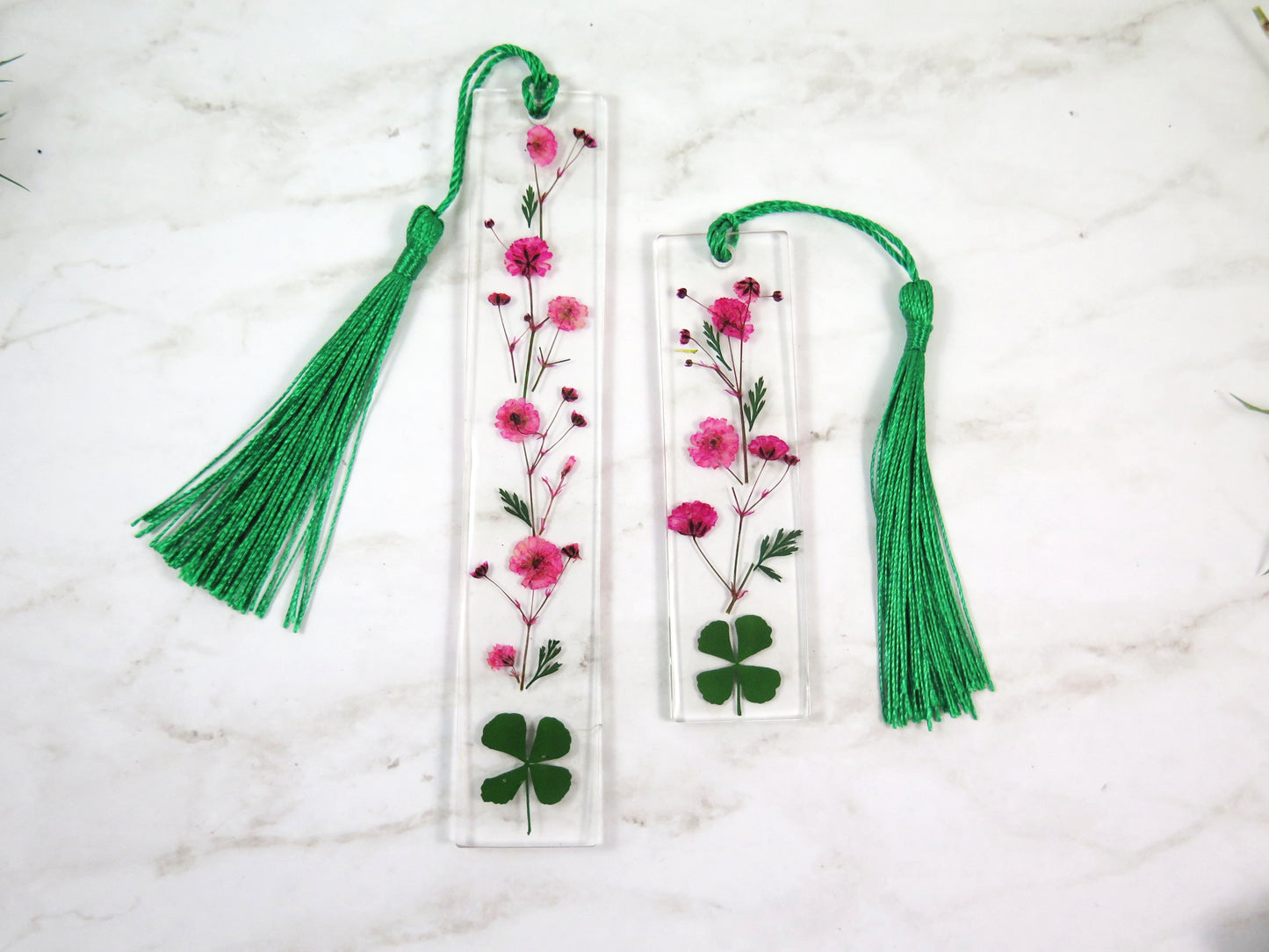 Flower Bookmark - Handmade resin bookmark with dried flowers - Pressed flower- Floral bookmark