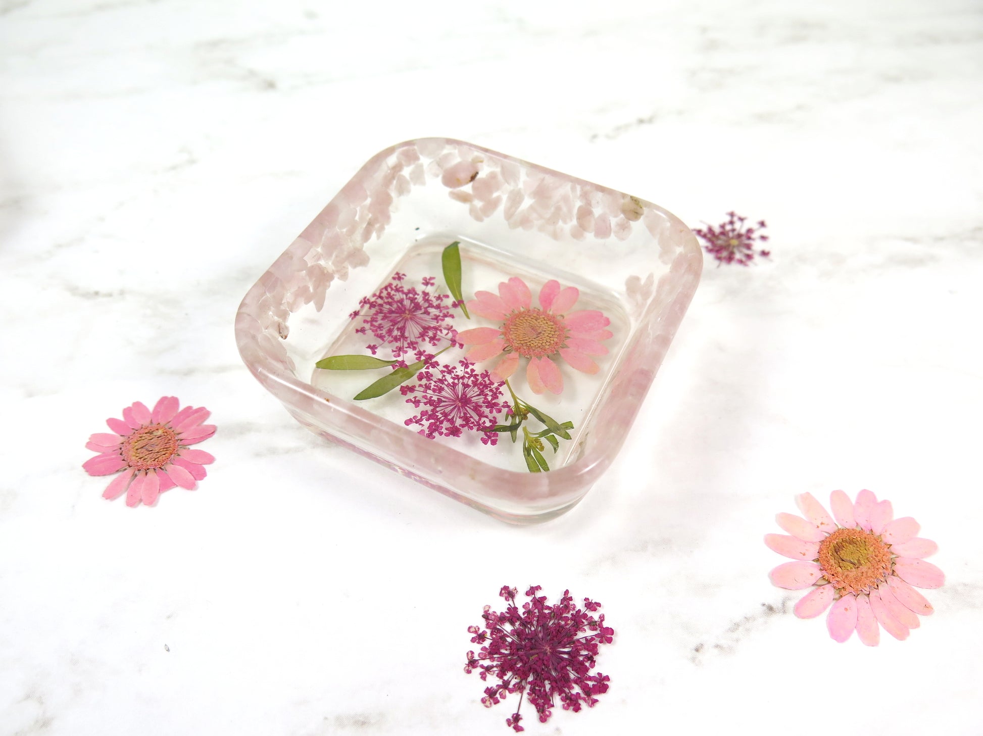 Real flower ring dish - decorative resin trinket dish – Smile with