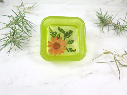 Pressed flower ring dish - resin jewelry dish - Small catchall tray
