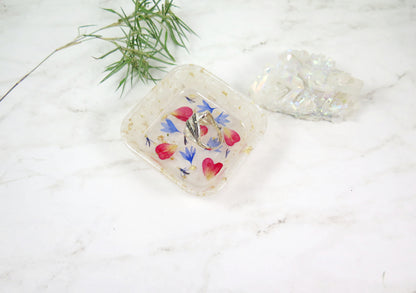 Real flowers jewelry dish - Small resin ring dish - Aesthetic trinket dish