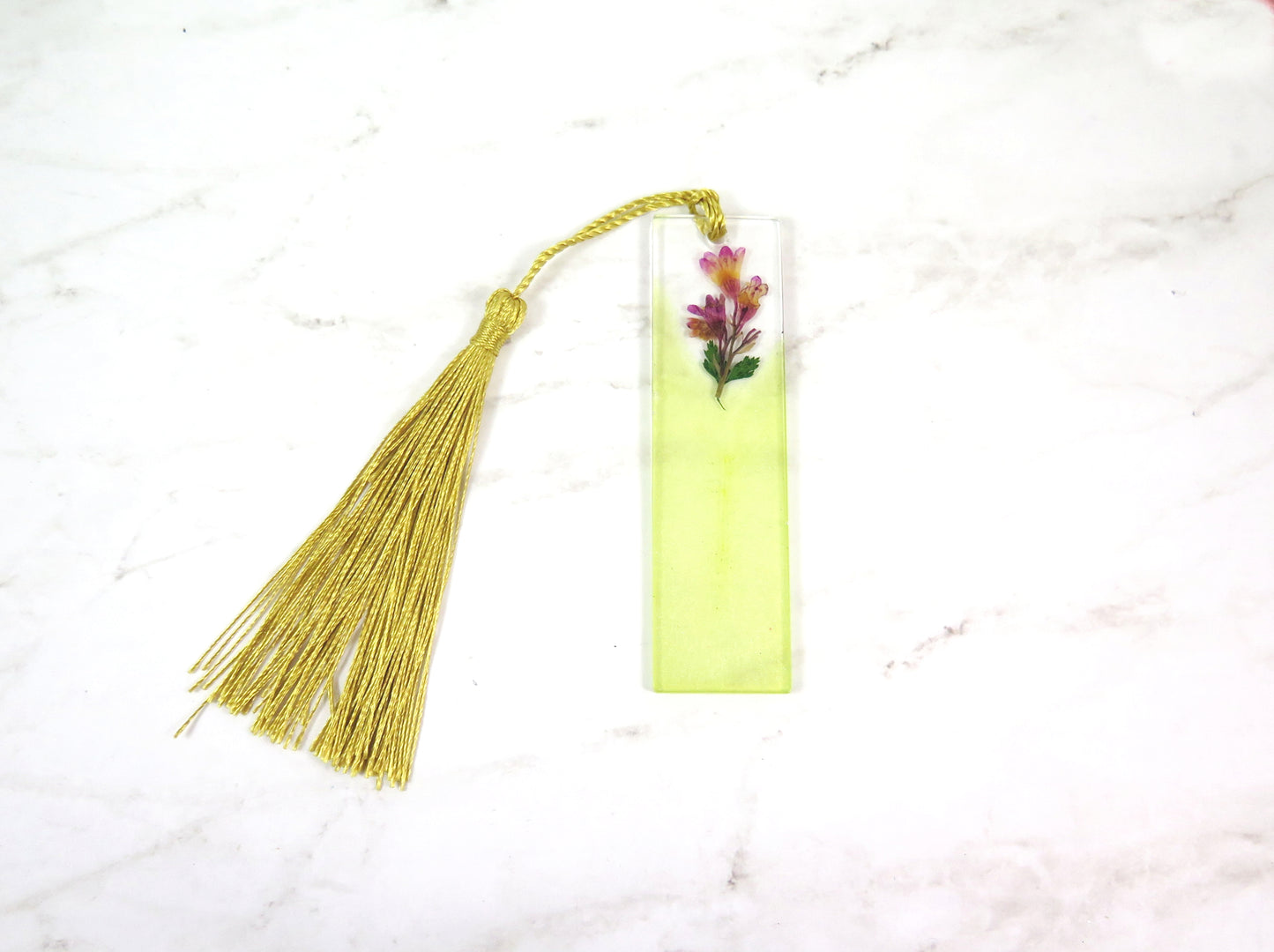 Resin pressed flowers bookmark with tassel - Pressed flowers page marker