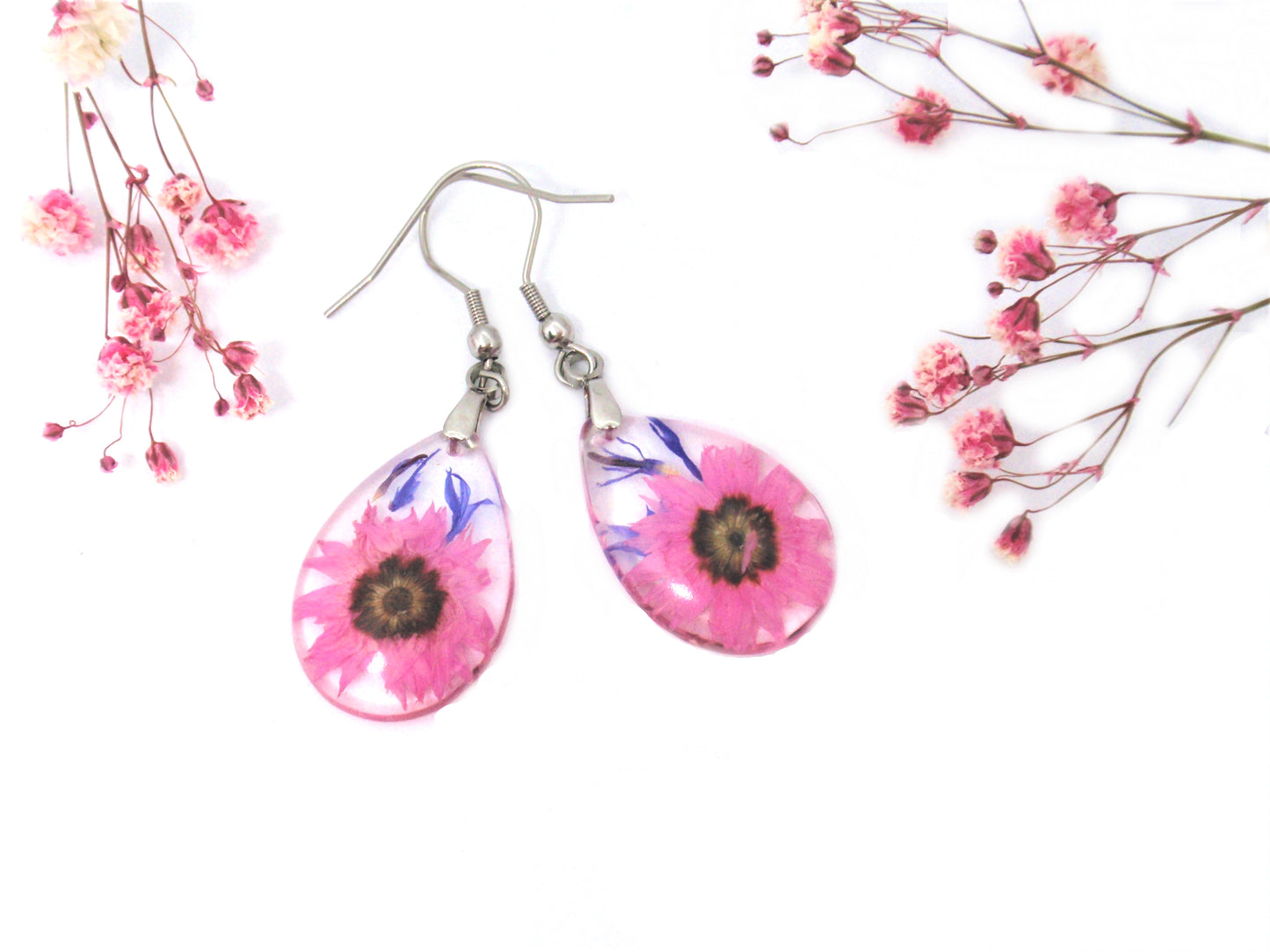 Handmade earrings with real flowers