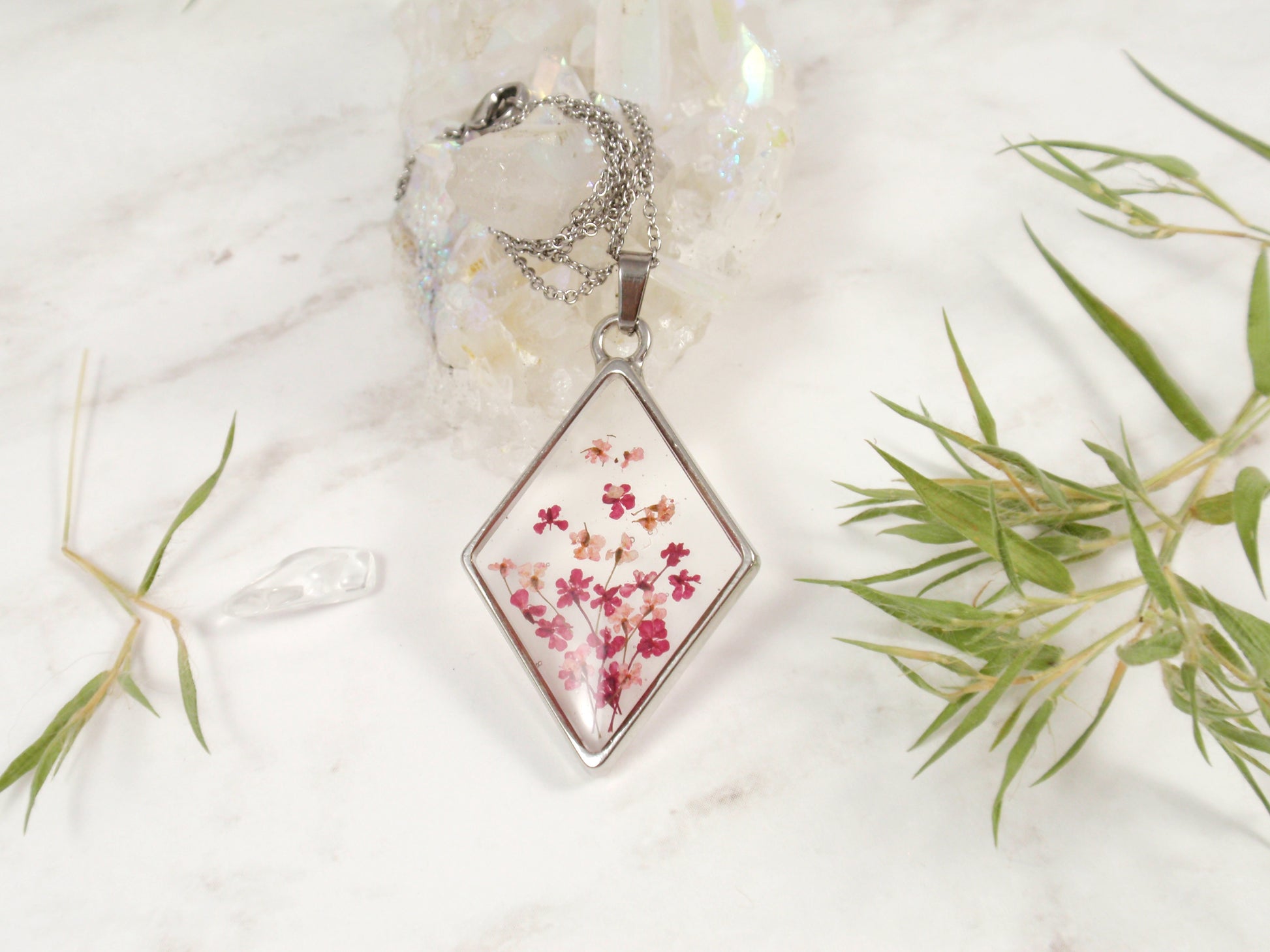 Queen Annes lace flower pendant 