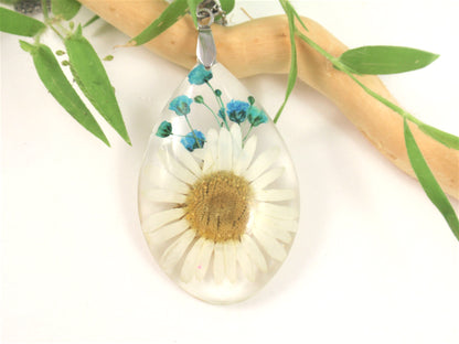 Daisy flower Resin Pendant, Pressed Flowers Jewelry, Real flower Necklace