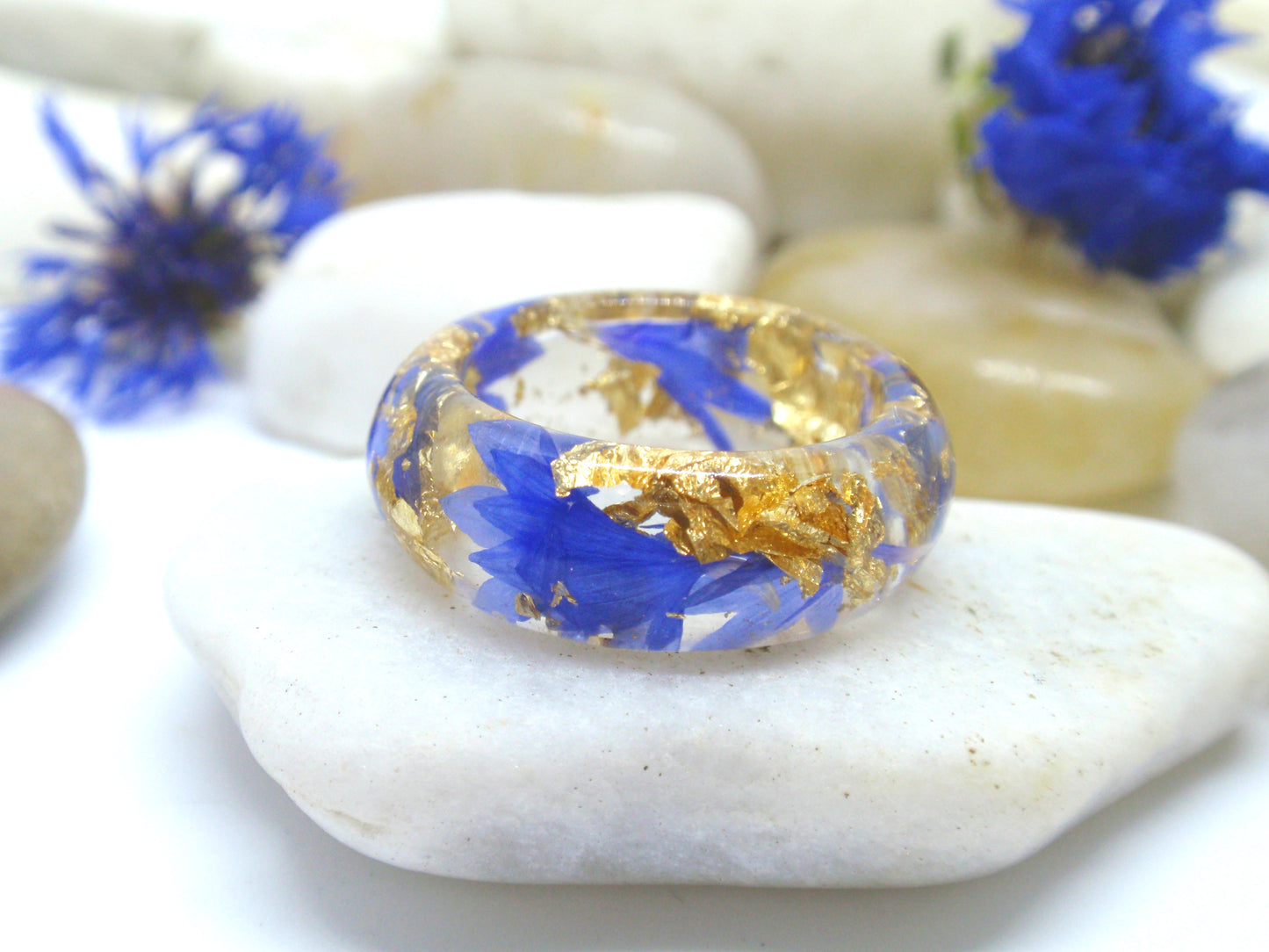 Blue cornflower and gold flakes 