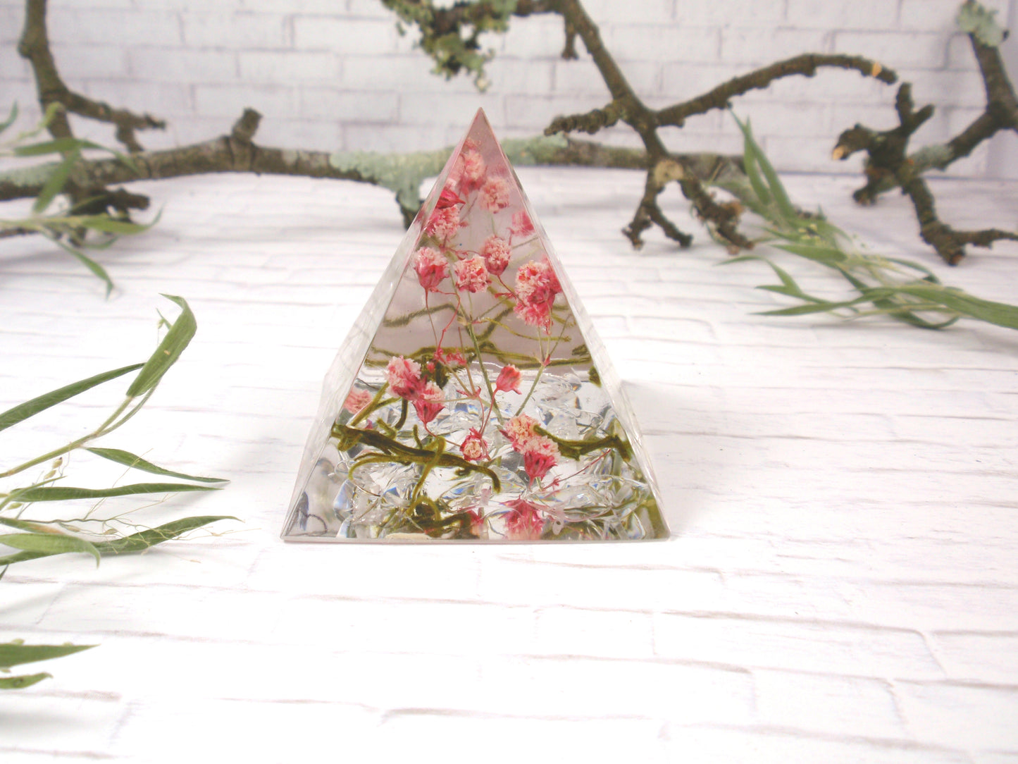 resin pyramid with flowers