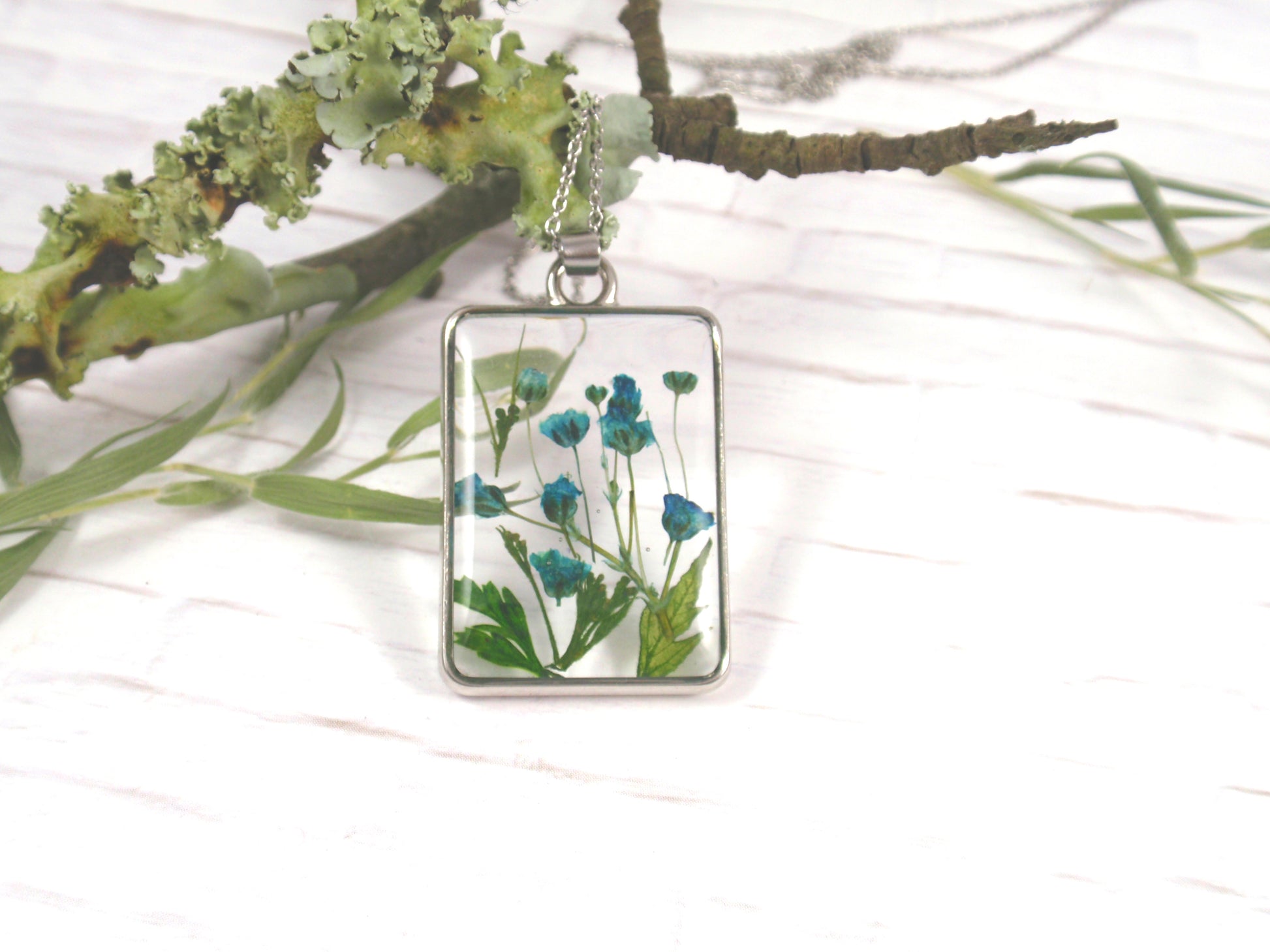 Handmade jewelry with real flowers