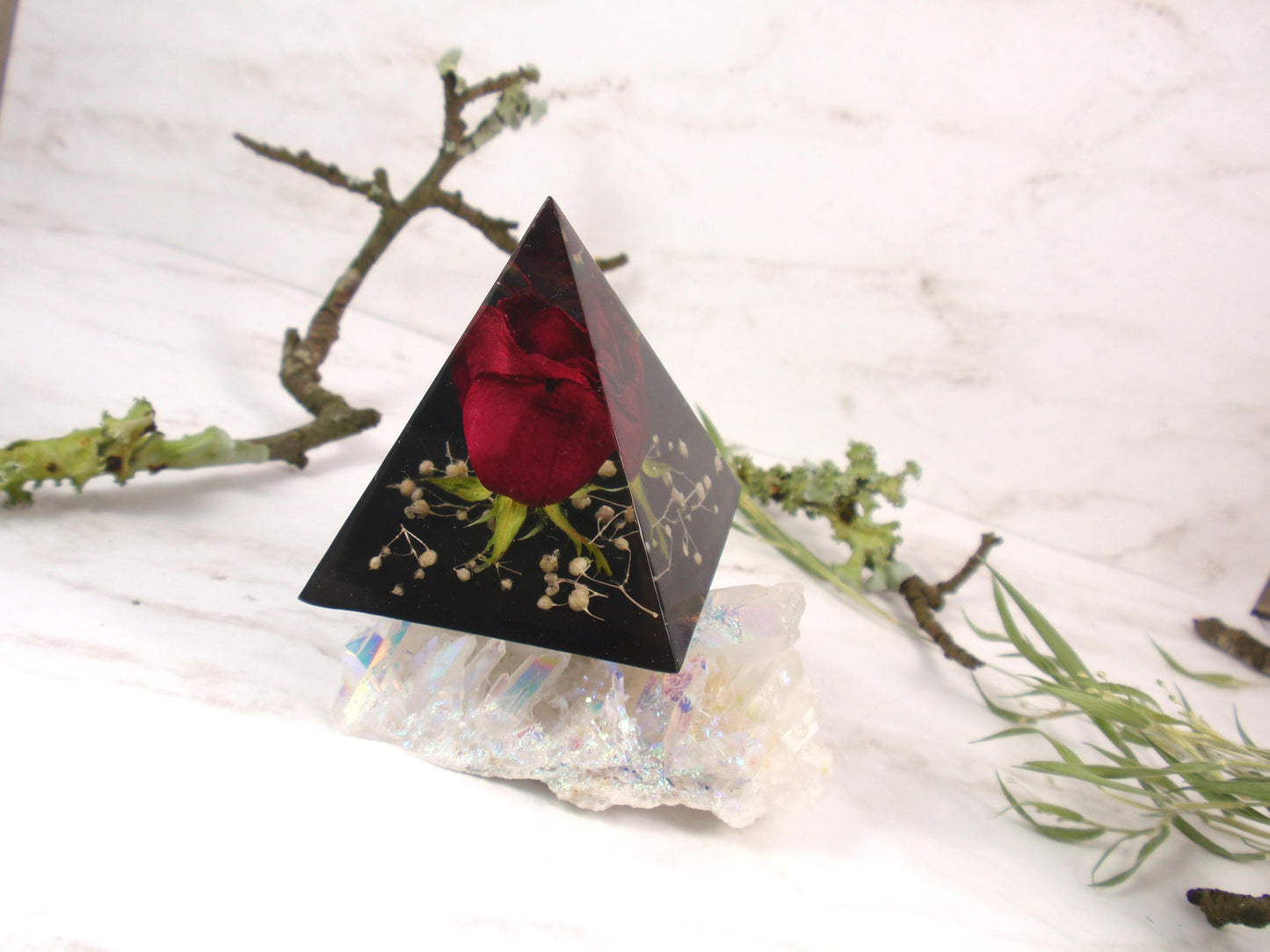 Red Rose paperweinght, real flower home decor pyramid